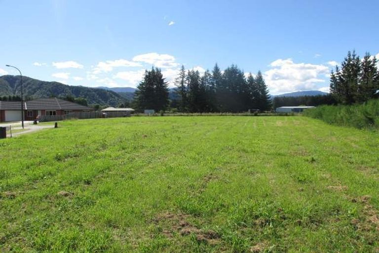 Photo of property in 3 Wicken Place, Reefton, 7830