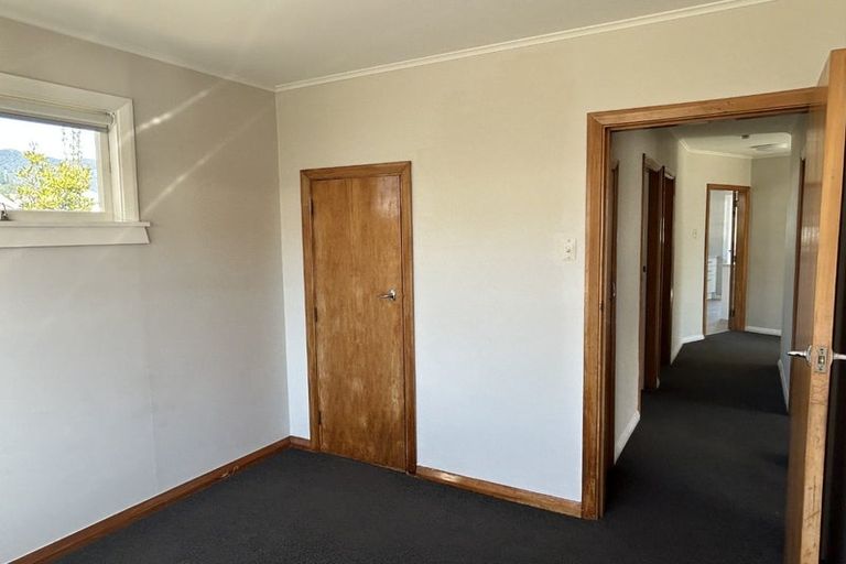 Photo of property in 72 Auckland Street, Picton, 7220