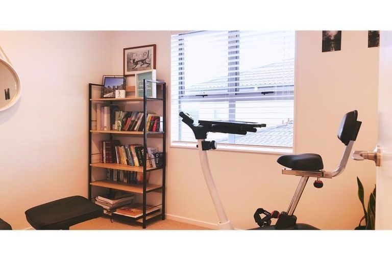 Photo of property in 68 Mackay Drive, Greenhithe, Auckland, 0632