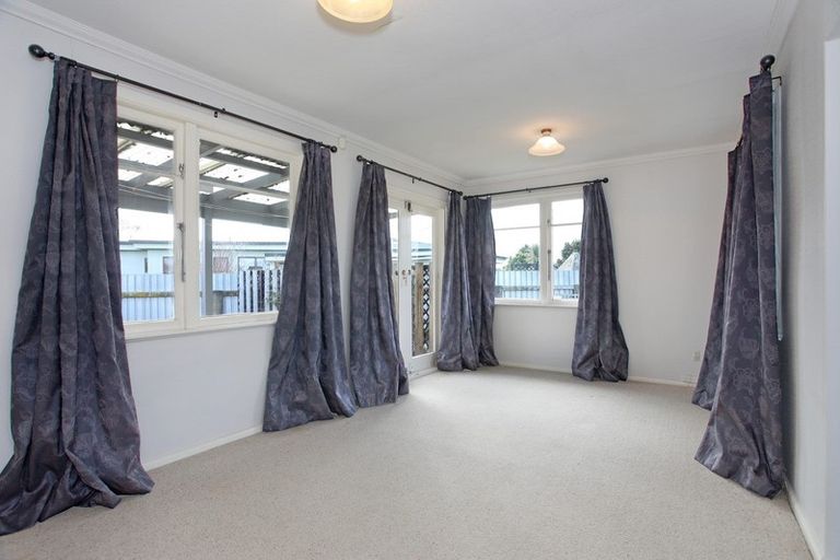 Photo of property in 114 East Street, Feilding, 4702
