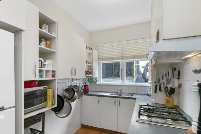 Photo of property in 5/1 Rixon Grove, Mount Victoria, Wellington, 6011