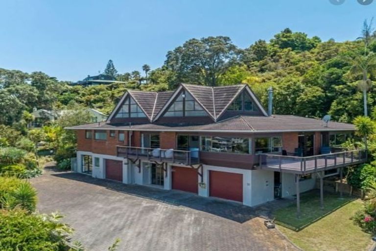 Photo of property in 20 Zita Avenue, Matakatia, Whangaparaoa, 0930