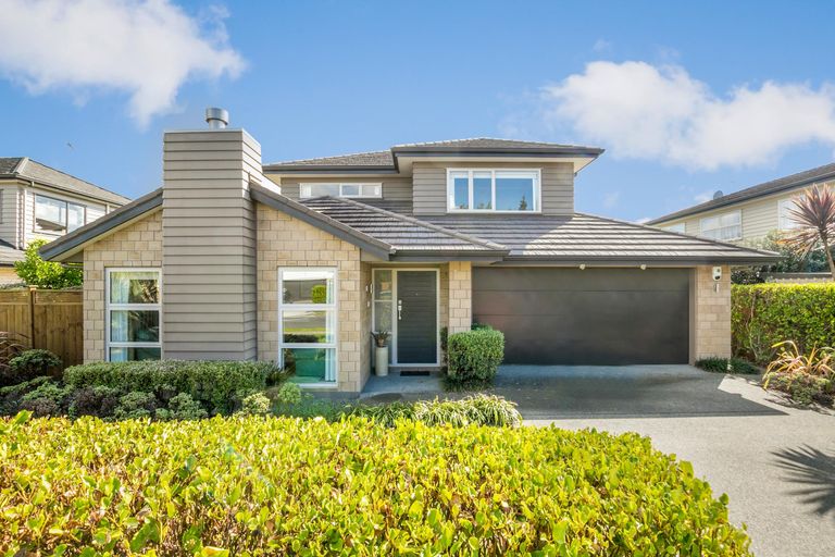 Photo of property in 19 Wawatai Drive, Karaka, Papakura, 2113