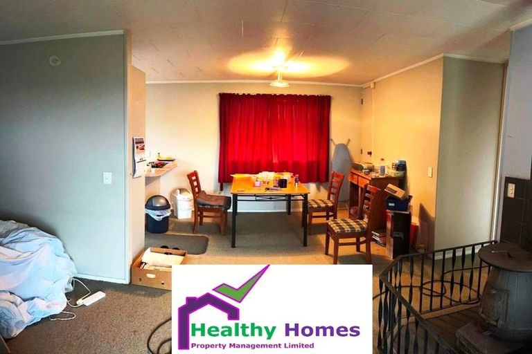 Photo of property in 2/106 Lincoln Road, Henderson, Auckland, 0610