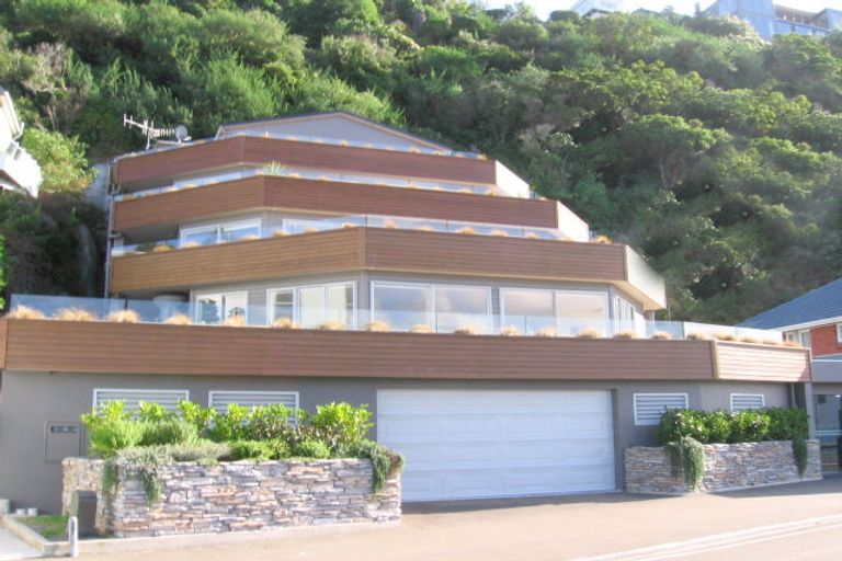 Photo of property in 4/279 Karaka Bay Road, Karaka Bays, Wellington, 6022