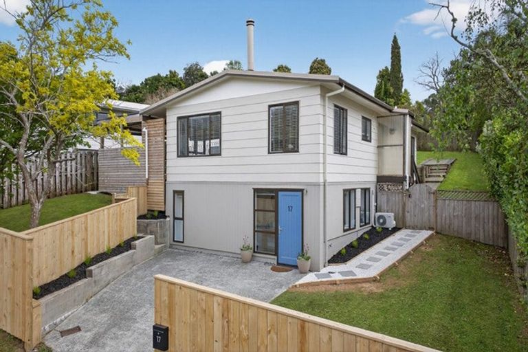 Photo of property in 17 Topliss Drive, Northcross, Auckland, 0632