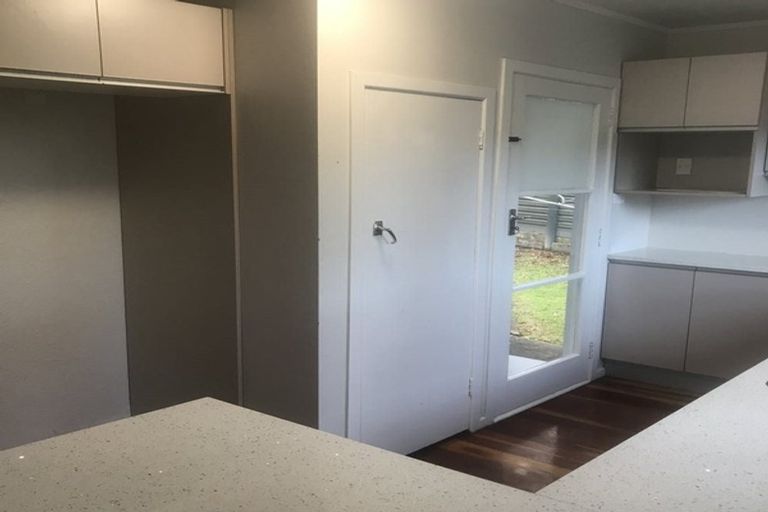 Photo of property in 2/20 Tonar Street, Northcote, Auckland, 0627