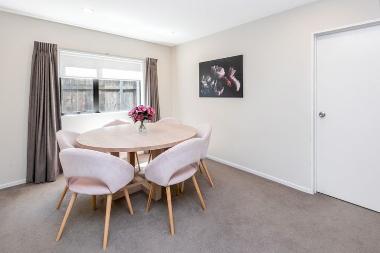 Photo of property in 23c Lexington Drive, Botany Downs, Auckland, 2010