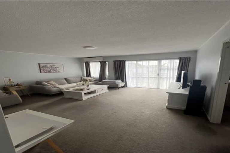 Photo of property in 2/109 Pigeon Mountain Road, Half Moon Bay, Auckland, 2012