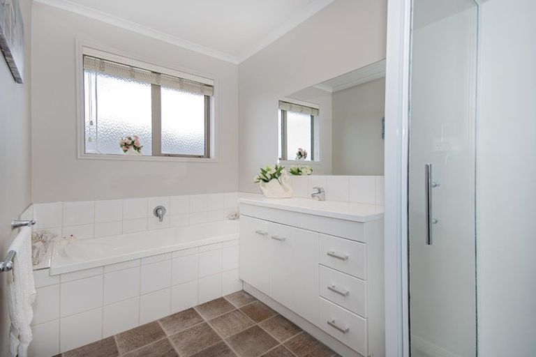 Photo of property in 6 Tieke Place, Horahora, Whangarei, 0110