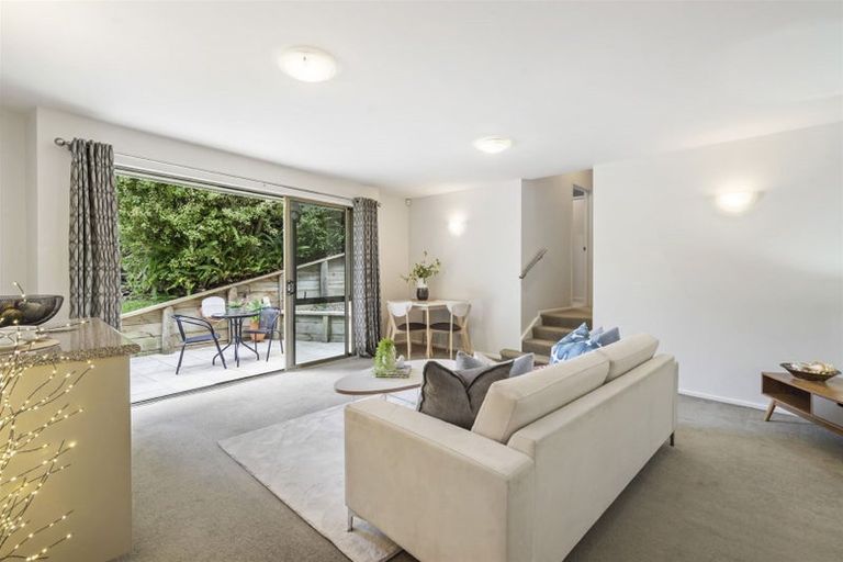 Photo of property in 2/25 Auld Street, Torbay, Auckland, 0630