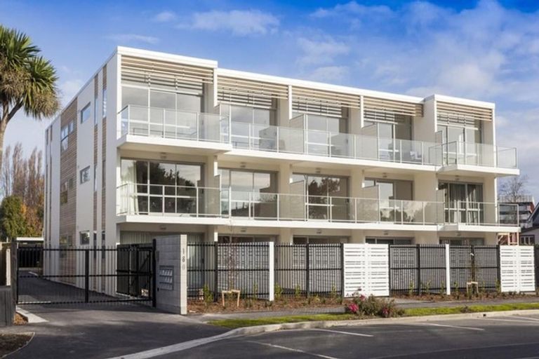 Photo of property in 7/180 Peterborough Street, Christchurch Central, Christchurch, 8013