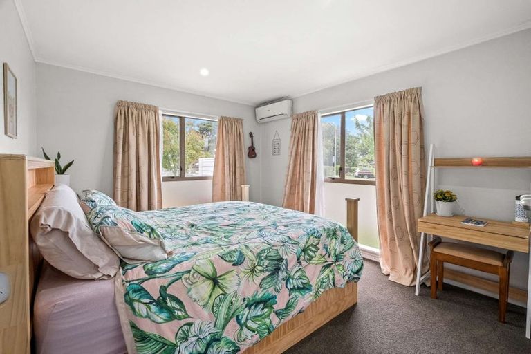Photo of property in 1/3 Beaumaris Way, Conifer Grove, Takanini, 2112