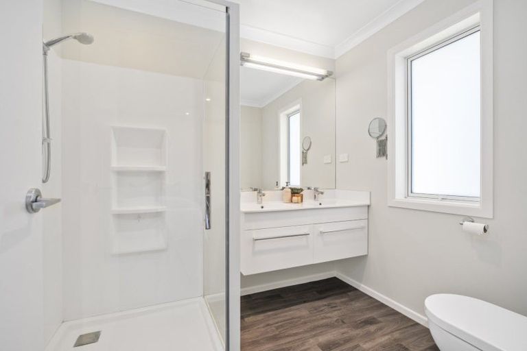 Photo of property in 328 Lakes Boulevard, Pyes Pa, Tauranga, 3112