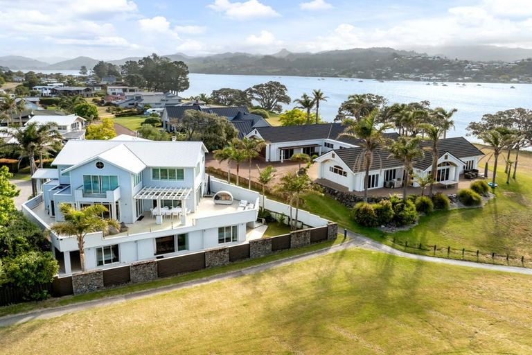 Photo of property in 4 Vista Paku, Pauanui, Hikuai, 3579