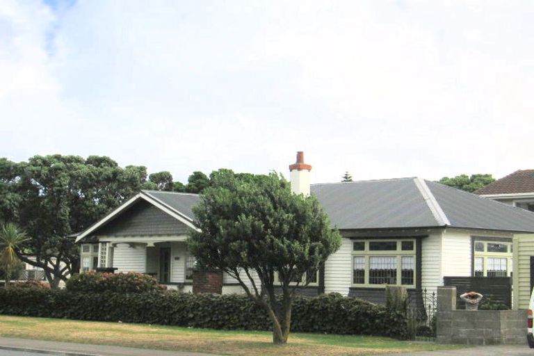 Photo of property in 1 Para Street, Miramar, Wellington, 6022