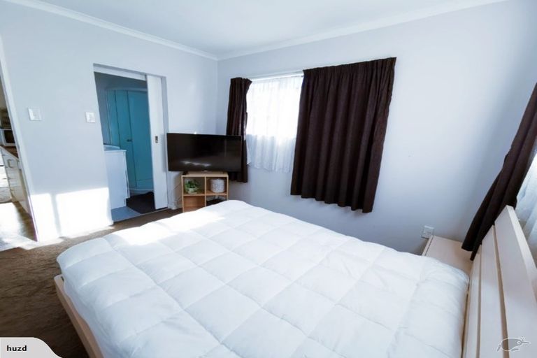 Photo of property in 14 Sharivari Place, Conifer Grove, Takanini, 2112