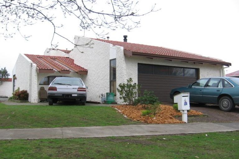 Photo of property in 4 Forbes Place, Kelvin Grove, Palmerston North, 4414