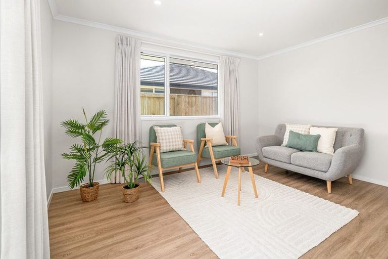 Photo of property in 30 Te Piriti Road, One Tree Point, 0118