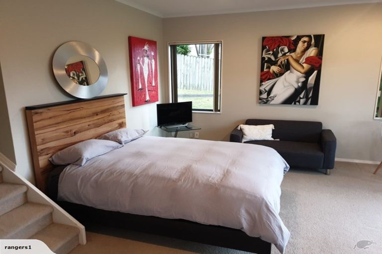 Photo of property in 89g Island Bay Road, Beach Haven, Auckland, 0626