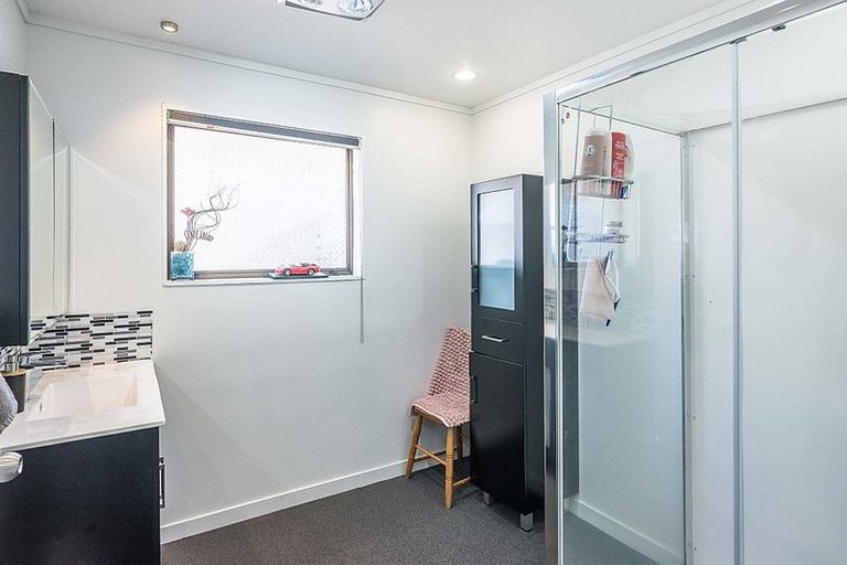 Photo of property in 17 Ratanui Road, Paraparaumu, 5032