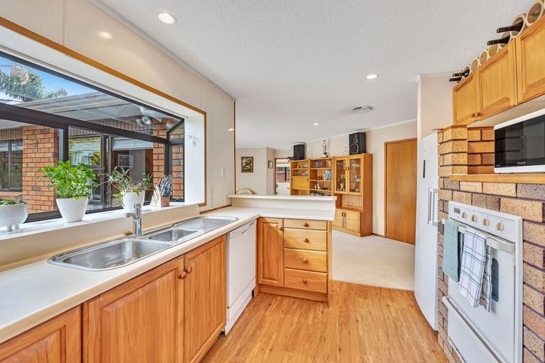 Photo of property in 22 Glucina Avenue, West Harbour, Auckland, 0618