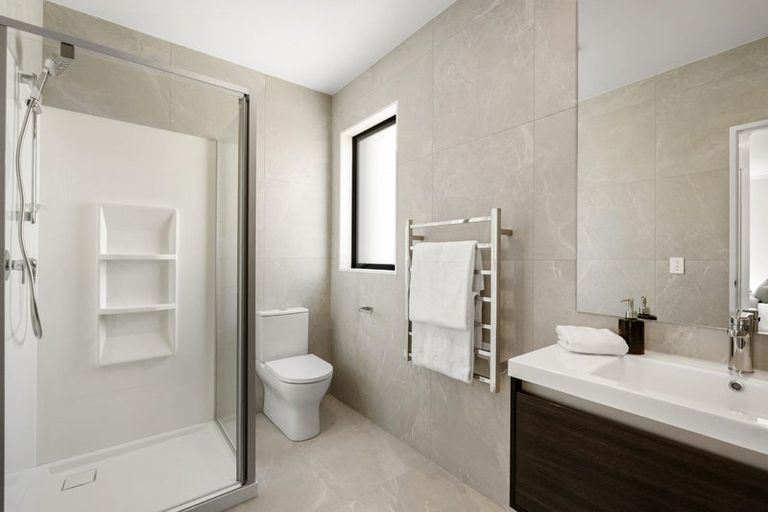 Photo of property in 32b Kukuwai Avenue, Red Beach, 0932