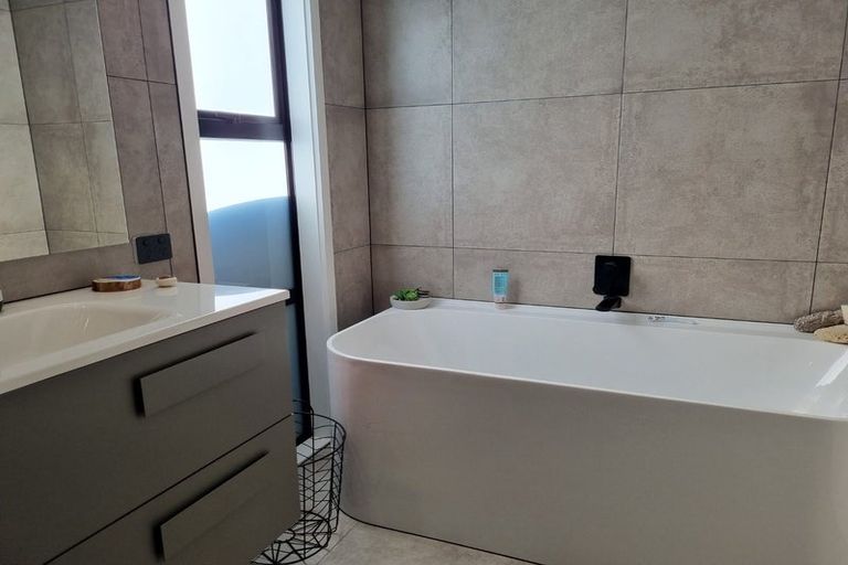 Photo of property in 16 Fantail Avenue, Carterton, 5713