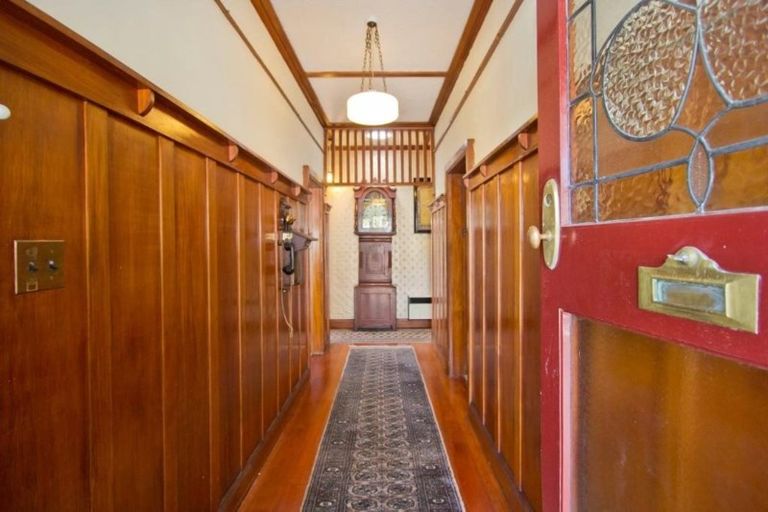 Photo of property in 33 Totara Crescent, Woburn, Lower Hutt, 5010