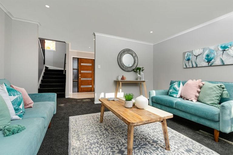 Photo of property in 8 Gordon Stanley Drive, Massey, Auckland, 0614