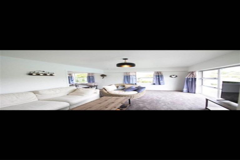 Photo of property in 19 Segedin Place, Glenfield, Auckland, 0629