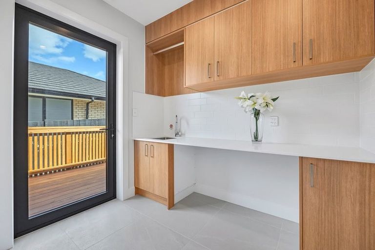 Photo of property in 4 The Landing, Riverhead, 0820