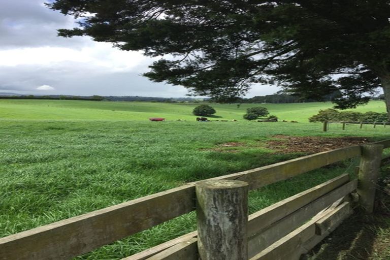 Photo of property in 64 Tuhimata Road, Paerata, Pukekohe, 2676