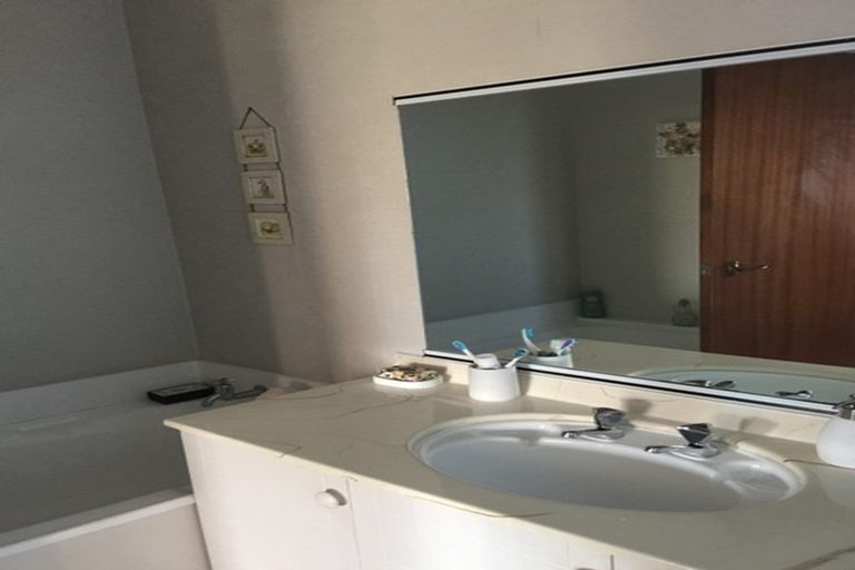 Photo of property in 1/16 Kindergarten Drive, Conifer Grove, Takanini, 2112