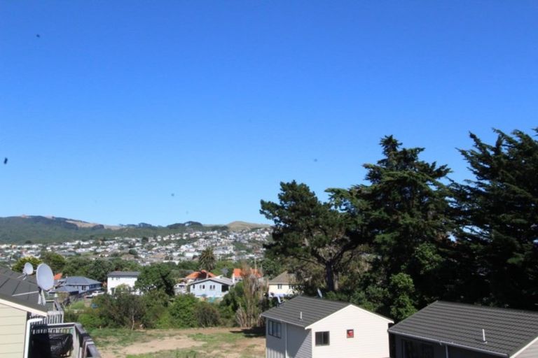 Photo of property in 28a Morere Street, Titahi Bay, Porirua, 5022