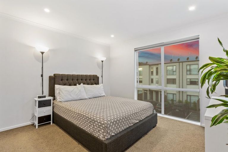 Photo of property in 41 Ambar Ridge Avenue, Massey, Auckland, 0614