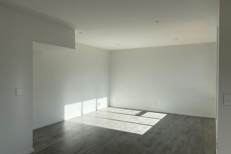 Photo of property in 30b Collins Avenue, Tawa, Wellington, 5028