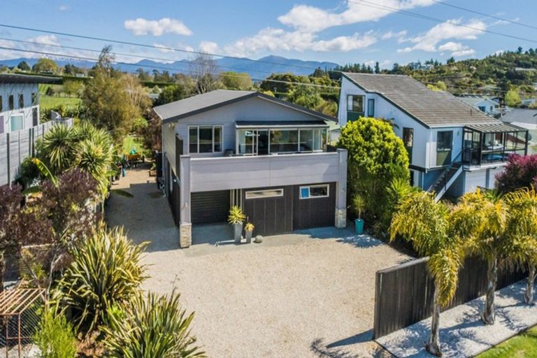 Photo of property in 10 Cliff Road, Tasman, Upper Moutere, 7173