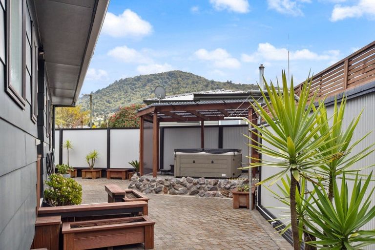 Photo of property in 1 Upland Road, Western Heights, Rotorua, 3015