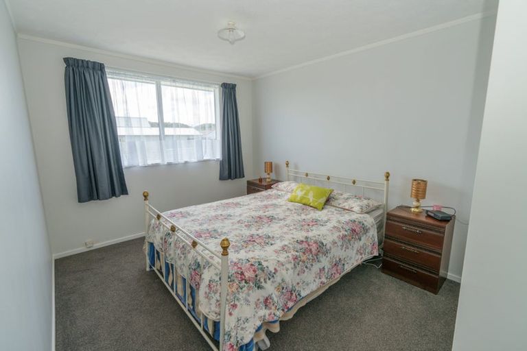 Photo of property in 33 Tiller Close, Kelvin Grove, Palmerston North, 4414