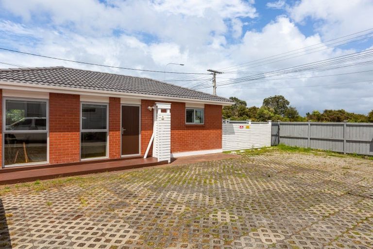 Photo of property in 247a Glenfield Road, Hillcrest, Auckland, 0627