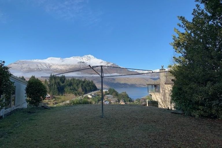 Photo of property in 14 Lochy Road, Fernhill, Queenstown, 9300