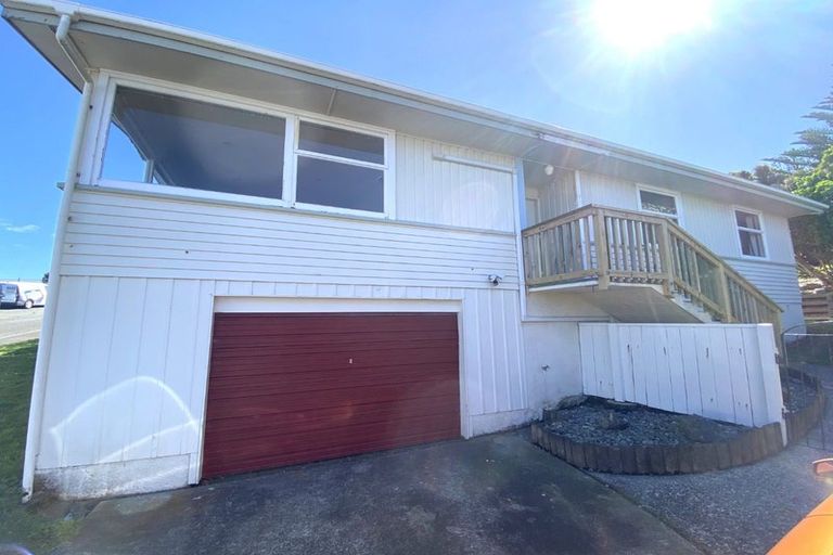 Photo of property in 14 Lomita Road, Johnsonville, Wellington, 6037