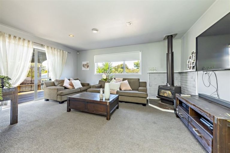 Photo of property in 18 Matipo Drive, Tuakau, 2121
