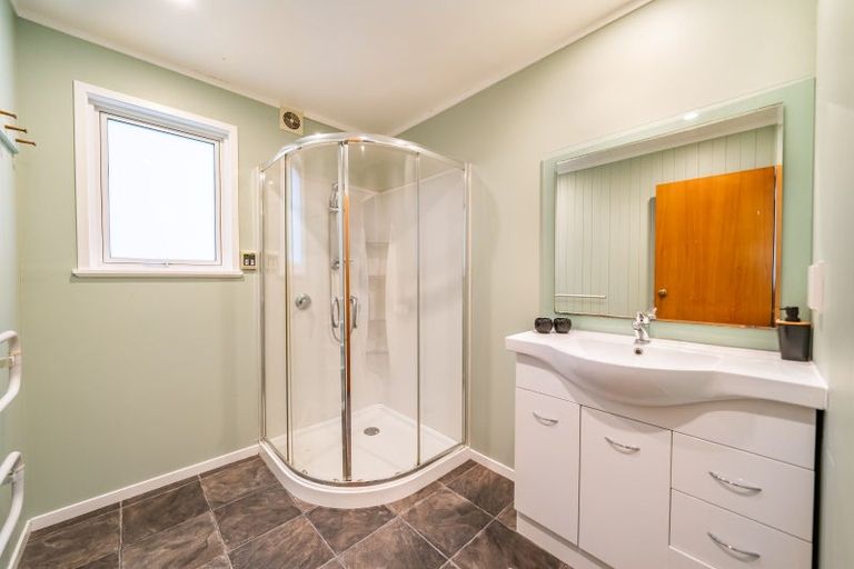 Photo of property in 473 Stokes Valley Road, Stokes Valley, Lower Hutt, 5019