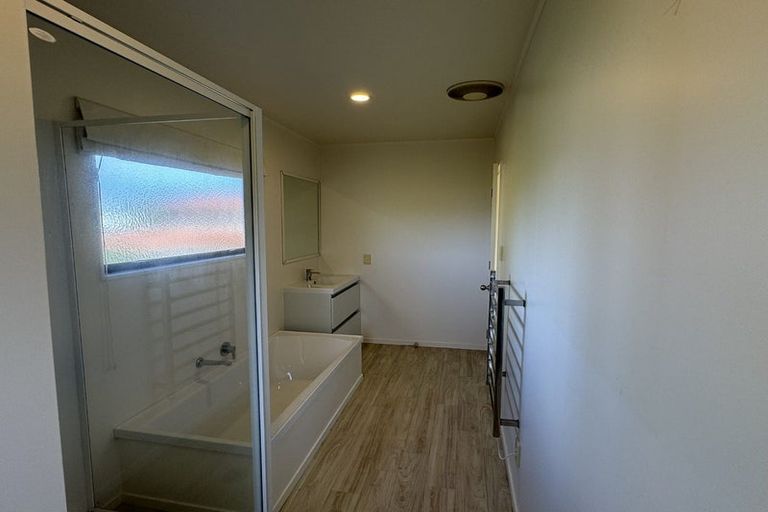 Photo of property in 32a Strowan Avenue, Fairfield, Hamilton, 3214