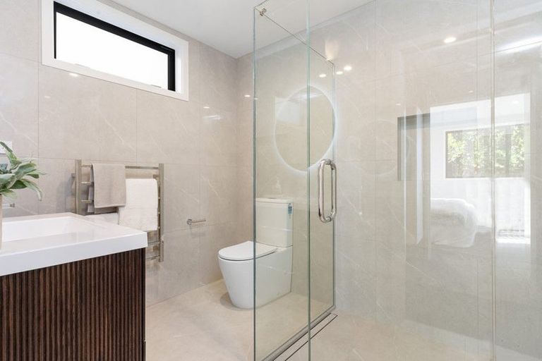 Photo of property in 307a Mount Pleasant Road, Mount Pleasant, Christchurch, 8081