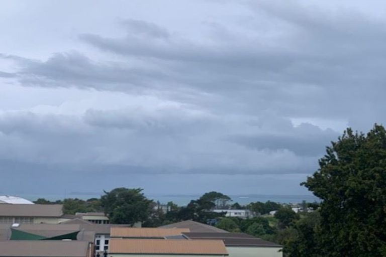 Photo of property in 765 East Coast Road, Northcross, Auckland, 0630