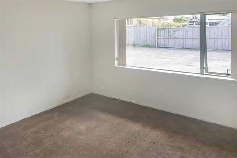 Photo of property in 128a Gloucester Road, Manurewa, Auckland, 2102