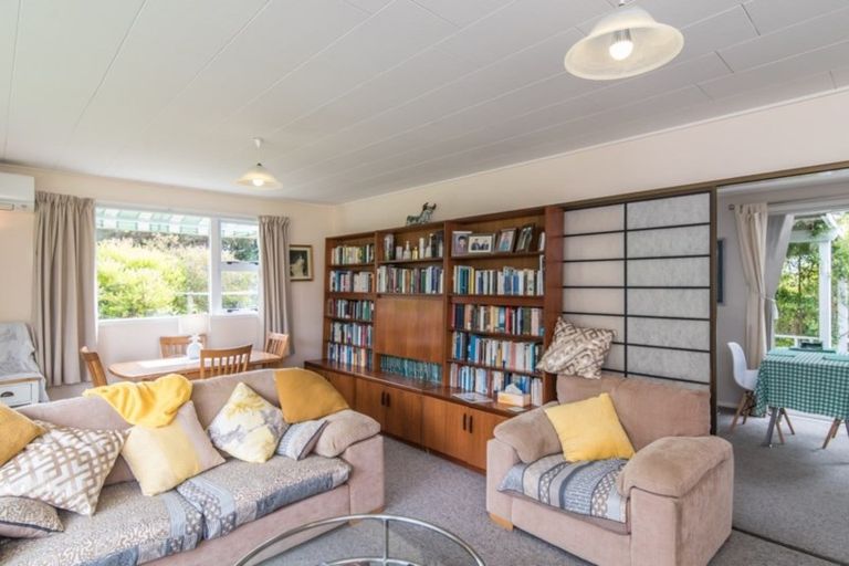 Photo of property in 9 Lesley Grove, Waikanae, 5036